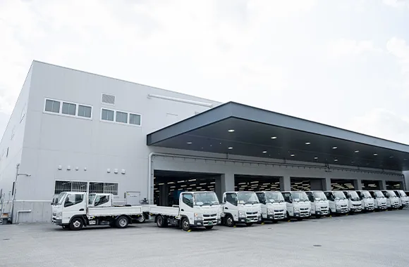写真：益枝興運産業株式会社豊中営業所外観